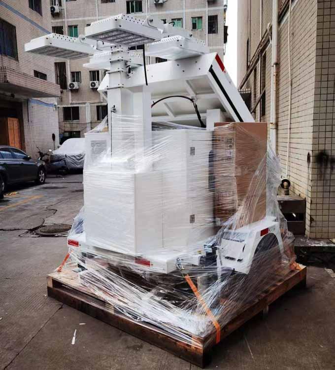 Mobile Solar Light Tower With 4*100W LED For Construction Works Lighting